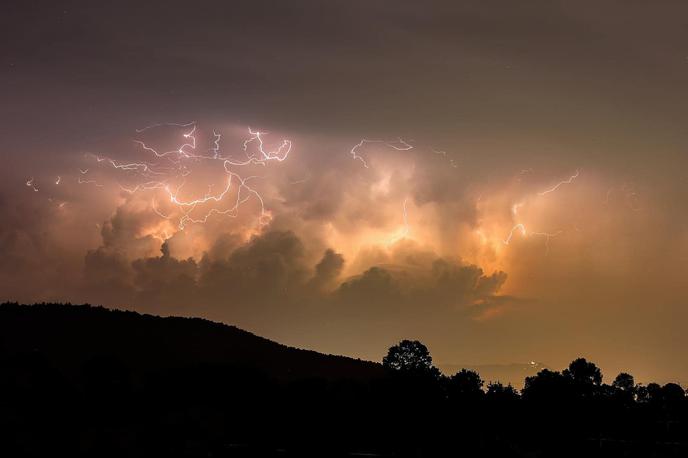 Nevihta v Avstriji | Včerajšnja supercelica, ki je nastala nad okolico Gradca. | Foto Peter Komatović/Neurje.si
