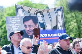 Protestni shod pred DZ-jem