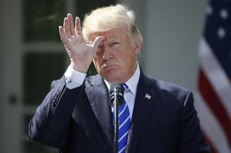 Sodišče Trumpu začasno dovolilo uresničevanje prepovedi potovanj