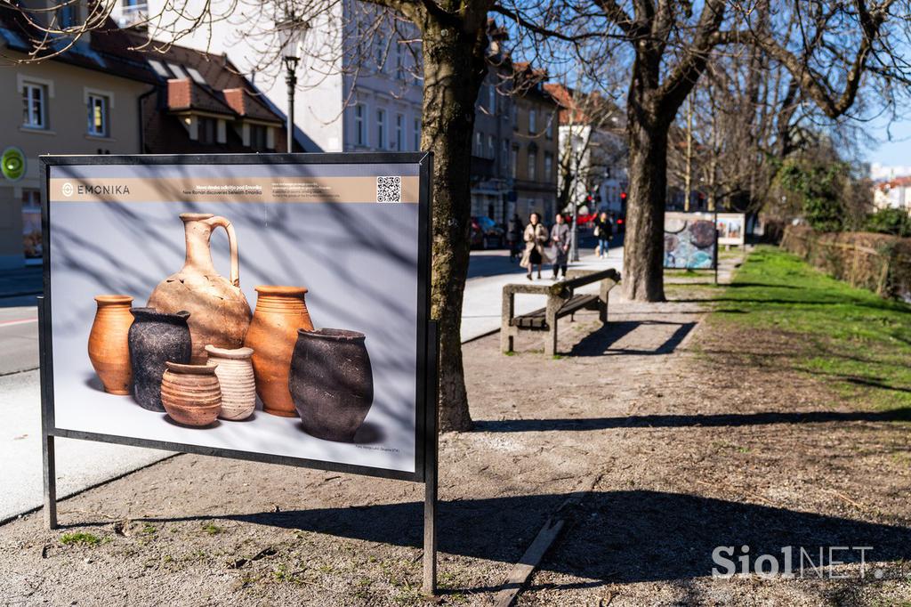 fotografska razstava, arheološka izkopavanja pod Emoniko