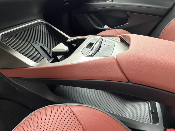 BMW iX3 | Foto: Gregor Pavšič