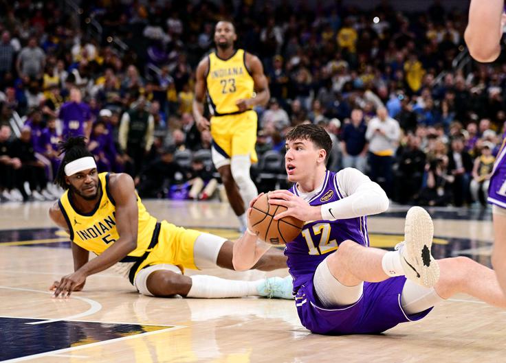 Jake LaRavia je zaigral v začetni peterki in se izkazal zlasti v obrambi, kjer je prekinjal napade Indiane in ukradel kar nekaj žog. | Foto: Reuters