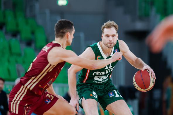 Cedevita Olimpija povozila tekmeca, Krka zmagala v Srbiji, Dubaju derbi