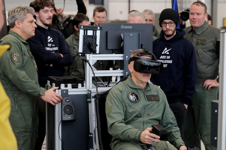 Slovenska vojska ima v vojašnici v Cerkljah ob Krki najsodobnejše letalske in helikopterske simulatorje. | Foto: STA