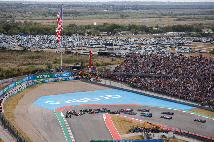 Prvi zavoj VN ZDA. Verstappen v vodstvo, odstop Sainza, ko je vanj trčil Russell. | Foto: AP / Guliverimage