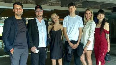 Tomi Meglič poziral z bivšo in zdajšnjo partnerko #foto