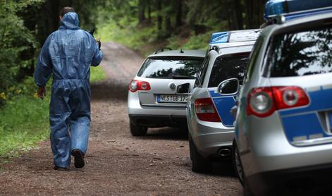 Umor 23-letnega mladeniča: policija aretirala dve najstnici