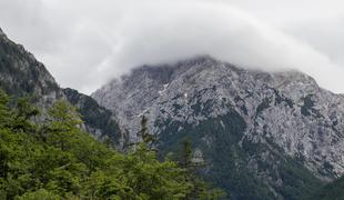 Rekordna debelina snežne odeje na Kredarici v rekordnem maju