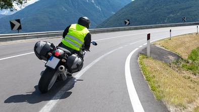 Kakšna so pravila vožnje z motorjem?