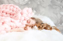 Kako se znebiti težav s spanjem v zimskih nočeh?