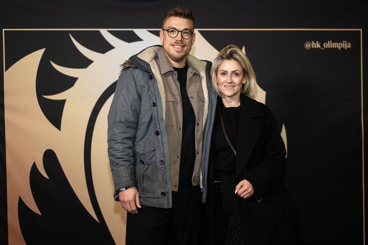 hokej Olimpija, VIP, Nejc Vidmar Zelo rad obiskuje hokejske tekme Olimpije tudi v družbi srčne izbranke Sandre. | Foto: Domen Jančič