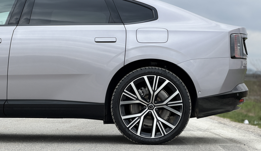 Marsikdo se je obrnil – nič čudnega: sodil bo med najbolj vpadljive limuzine