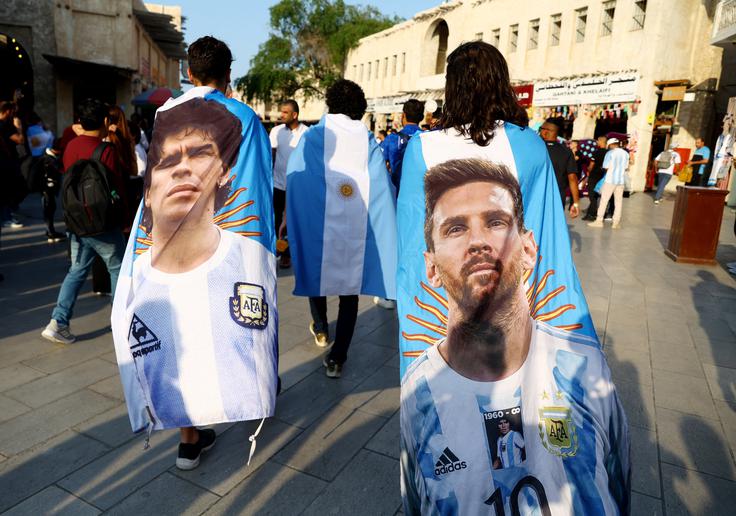 Če bo Lionel Messi letos postal svetovni prvak, se bo lahko pohvalil z lovoriko, ki jo je leta 1986 mojstrsko osvojil njegov pokojni rojak Diego Armando Maradona. | Foto: Reuters