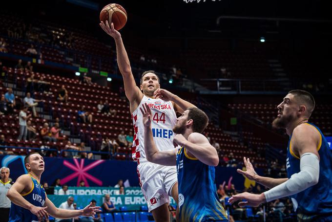 Bojan Bogdanović je nasul 27 točk in Hrvaška je tretjič zmagala. | Foto: FIBA
