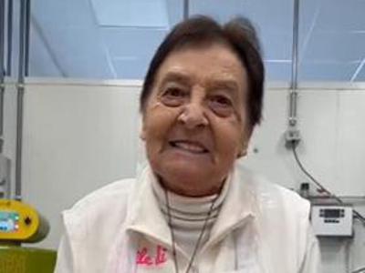 Nenavadna italijanska babica, ki ima na milijone sledilcev #video