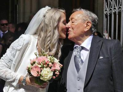 Avstrijski milijarder se je pri 91 letih šestič poročil