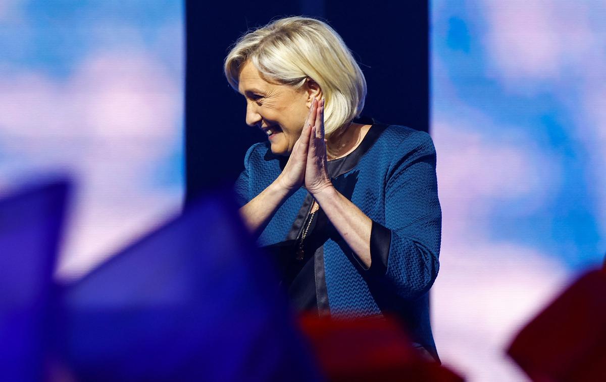 Marie Le Pen | Obramba in podpora Ukrajini sta med najbolj občutljivimi temami v napetih odnosih med Le Pen in Macronom, ki je svojo dolgoletno politično rivalko v preteklosti večkrat obtožil spogledovanja z Moskvo. | Foto Reuters