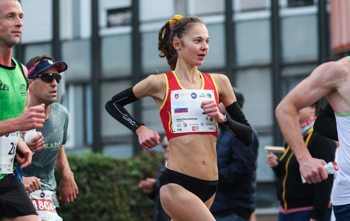 Anja Fink Malenšek, 28. Ljubljanski maraton | Zapore cest v času 29. NLB Ljubljanskega maratona. | Foto Aleš Fevžer