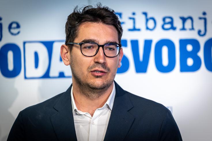 Matej Grah poudarja, da je to uigrana akcija. | Foto: Gaja Hanuna