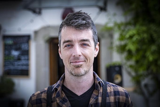 V Mariboru opaža predvsem pozitivne spremembe, je pa tudi sam, kot pravi, "agresivno pozitiven človek". | Foto: Ana Kovač