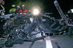 Nemški 71-letni voznik razbil mclarna pri 240 kilometrih na uro in preživel