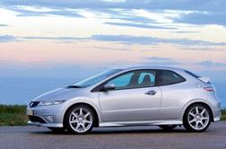 Vpoklic za hondo civic type-R zaradi možnosti požara