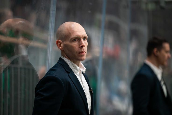Andrej Tavželj ni bil zadovoljen, da je Olimpija gole prejemala na prelahek način. | Foto: Domen Jančič
