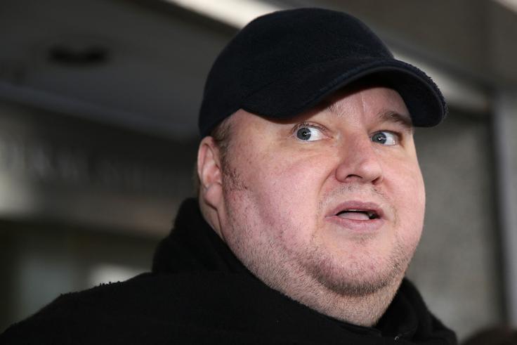 Dotcom je bil vsaj do zdaj zelo uspešen pri izogibanju rešetkam. Čeprav se je za njimi znašel že precejkrat, je šlo vsakokrat zgolj za čakanje na sodni proces, skozi vrata sodišča pa je nato vselej odkorakal kot svobodni človek. Prave zaporne kazni pa Dotcom še ni prestajal. | Foto: Profimedia