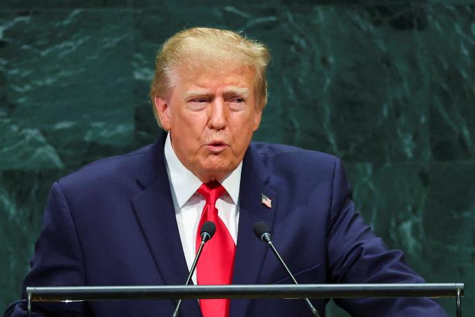 Trump želi AI preimenovati v SI. Sledil je naval na slovenske domene.