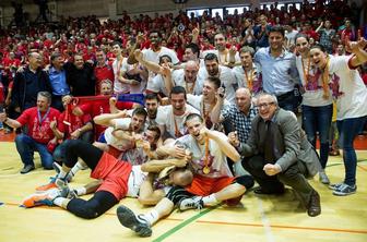 Finalno ogledalo: osvežitev in alarm