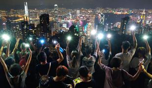 V Hongkongu znova spopadi na protestih