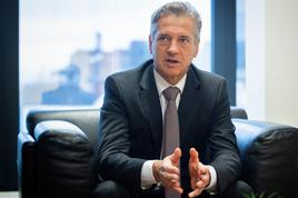 Golob: Živimo v težkih časih. Uvajamo aktivne rezervne sile.