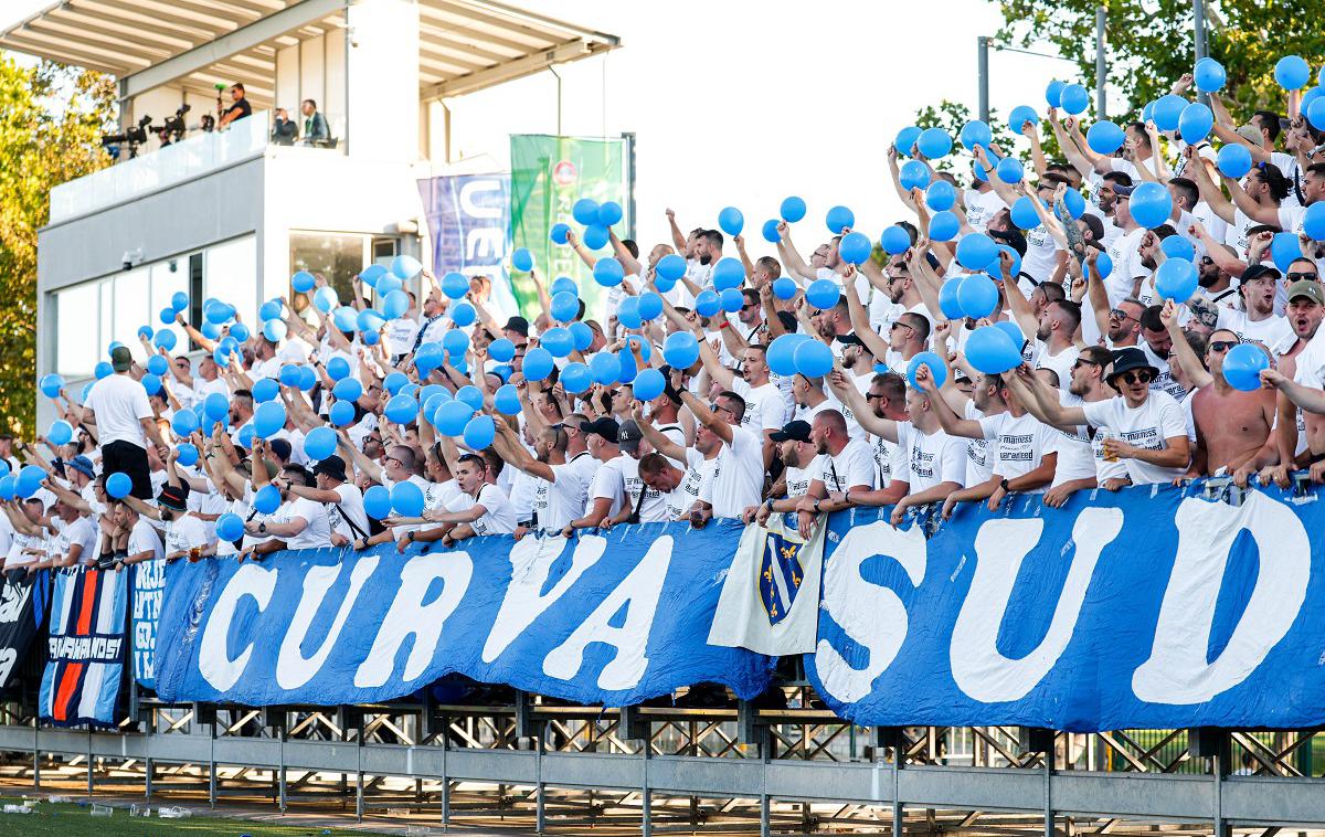 Koper Željezničar | Navijači Željezničarja, ki so se izkazali na prvi tekmi v Sarajevu, so prišli v Koper v velikem številu. | Foto Aleš Fevžer