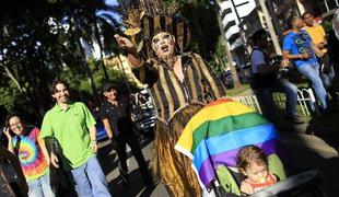 Na gejevski paradi v Ciudadu de Mexicu več kot 80.000 ljudi