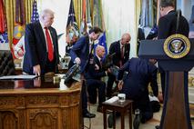 Donald Trump, Bela hiša