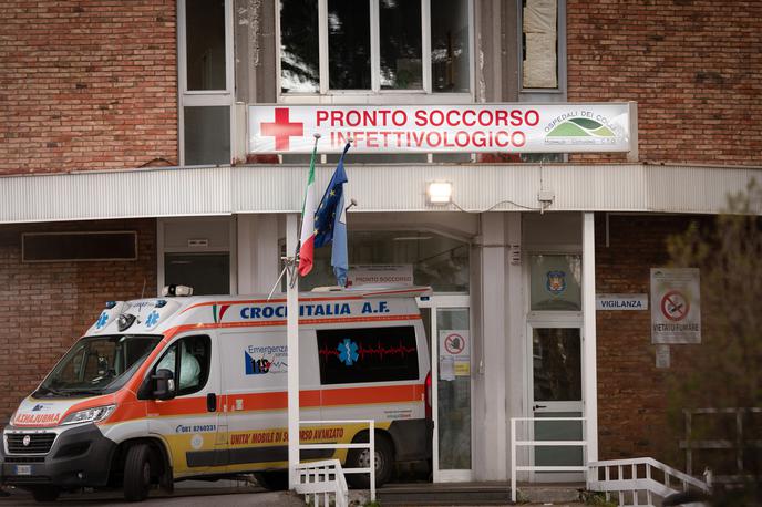 bolnišnica, Neapelj, Italija | Preiskovalci preiskujejo, ali je bilo srce poškodovano, ker hladilni zaboj, uporabljen za prevoz iz Bolzana v Neapelj, ni ustrezal standardom, ali pa je bil za shranjevanje namesto navadnega ledu uporabljen suhi led, ki se uporablja za ekstremno hlajenje na približno –78 stopinj Celzija. (Fotografija je simbolična.) | Foto Shutterstock