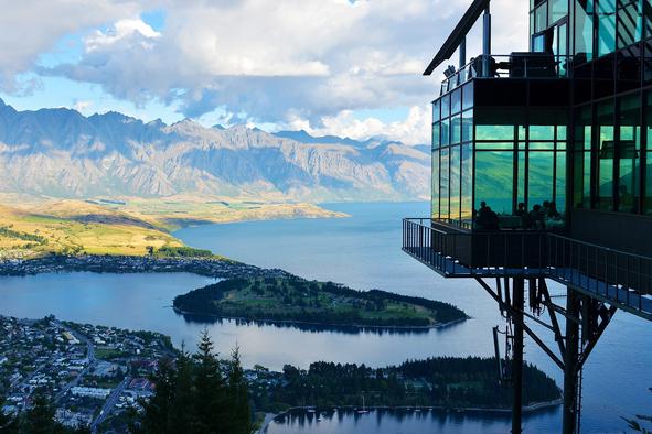 Nočejo turistov, ki potrošijo desetaka na dan