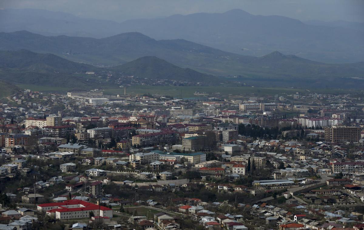 Gorski Karabah | Armenija in Azerbajdžan sta v sporu zaradi Gorskega Karabaha, ozemlja z večinsko armenskim prebivalstvom, ki leži znotraj mednarodno priznanih meja Azerbajdžana, že od razpada nekdanje Sovjetske zveze v 90. letih prejšnjega stoletja. | Foto Reuters