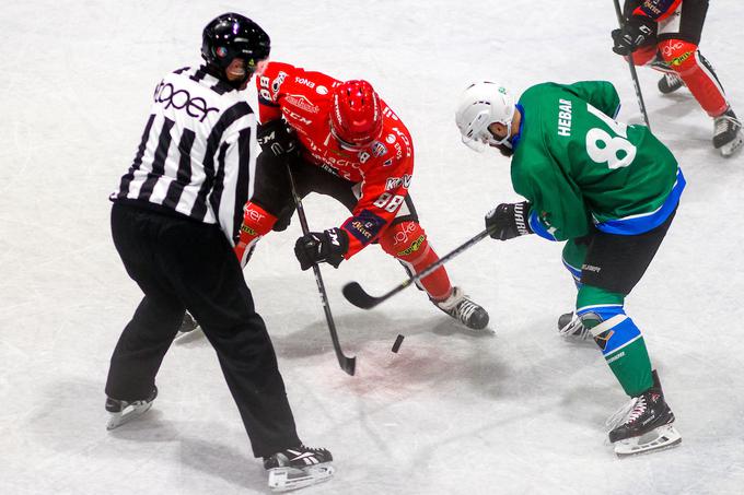 Olimpija pred mesecem dni na pokalni tekmi ni bila dorasel tekmec Jesenicam (poraz z 0:3), saj ji je primanjkovalo (kakovostnih) pripravljalnih tekem. Njena igra je v zadnjih tednih prepričljivejša, tako da Hebar verjame v atraktiven obračun z Jesenicami.  | Foto: Matic Klanšek Velej/Sportida