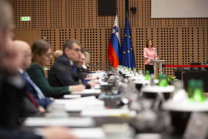 Letni posvet diplomatov, že 26. po vrsti, je posvečen vprašanjem o vlogi Slovenije v Evropski uniji in svetu ter krepitvi gospodarske, javne, znanstvene in kulturne diplomacije.  | Foto: Bojan Puhek