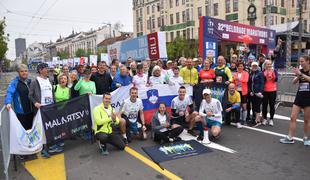 Vedno več slovenskih zastav ob progi tujih maratonov #foto