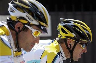 Armstrong z zlomljeno ključnico