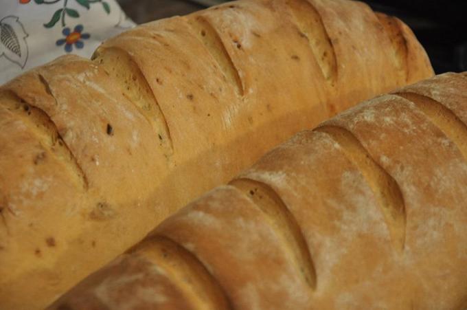 Vsak konec tedna spečejo domač kruh. Od rženega, do ajdovega in celo fižolovega. | Foto: 