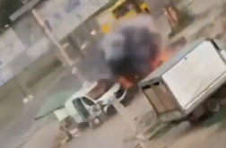 Rus z dronom okoli kombija lovi prodajalca sadja, sledi eksplozija #video