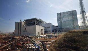 Iz Fukušime v morje iztekajo tone radioaktivne vode