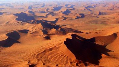 Rdeče-zelena prostranstva puščave Namib