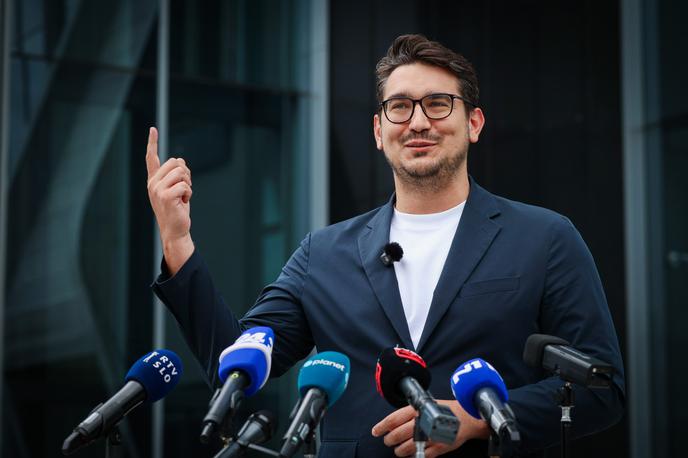 Matej Grah, Gibanje Svoboda | Matej Grah je pokomentiral stanje v stranki in zatrdil, da je ta enotna. | Foto Daniel Novakovič/STA