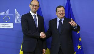 EU Rusiji: Ni še prepozno za dialog. Kijev grozi s sodiščem.