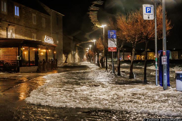 Donji Kaštel, neurje, dež, Hrvaška | Foto: 
