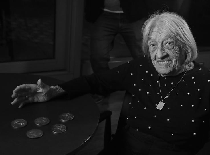 V začetku leta 2025, bilo je 2. januarja, je v 104. letu starosti v Budimpešti umrla najstarejša olimpijska zmagovalka Agnes Keleti. Madžarka z izraelskim potnim listom je v športni gimnastiki osvojila kar deset olimpijskih medalj, od tega pet zlatih. V mladosti je preživela holokavst, leta 1957 se je preselila v Izrael, v domovino pa se je znova vrnila 2015. | Foto: Guliverimage